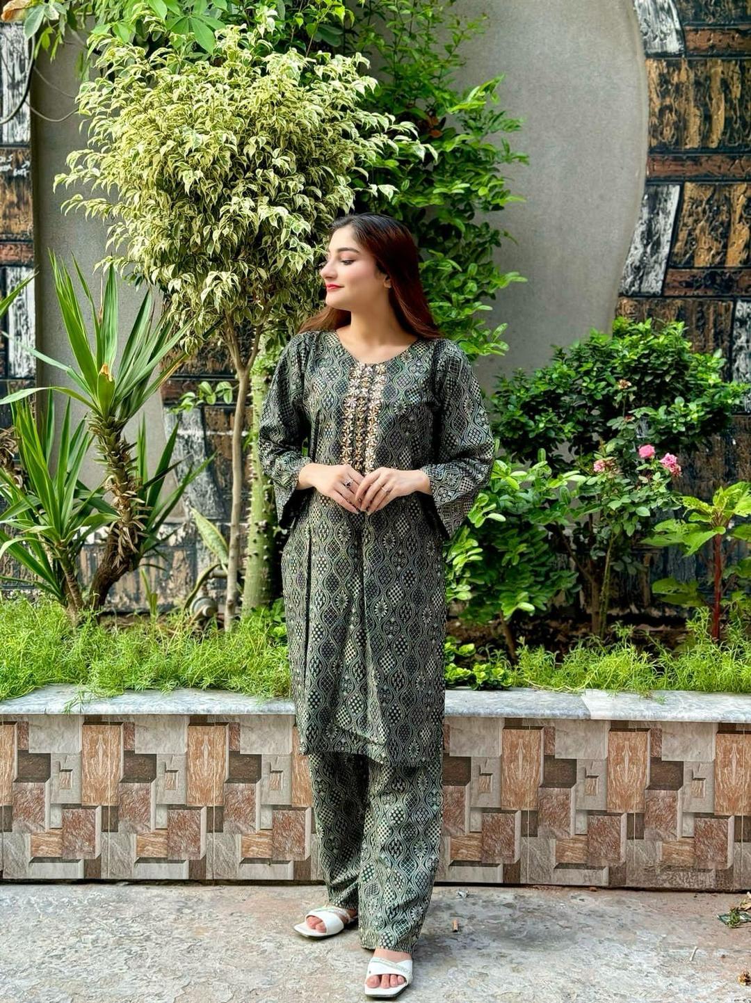 2 Pcs Women's Stiched Linen Printed Suit