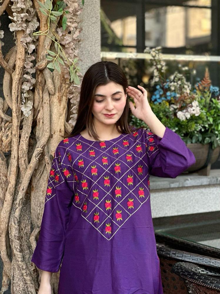 2 Pcs Women's Stiched Arabic Lawn Embroidered Suit